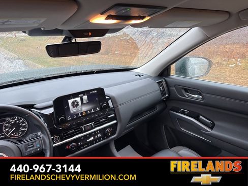 Used 2024 Nissan Pathfinder SL image 44