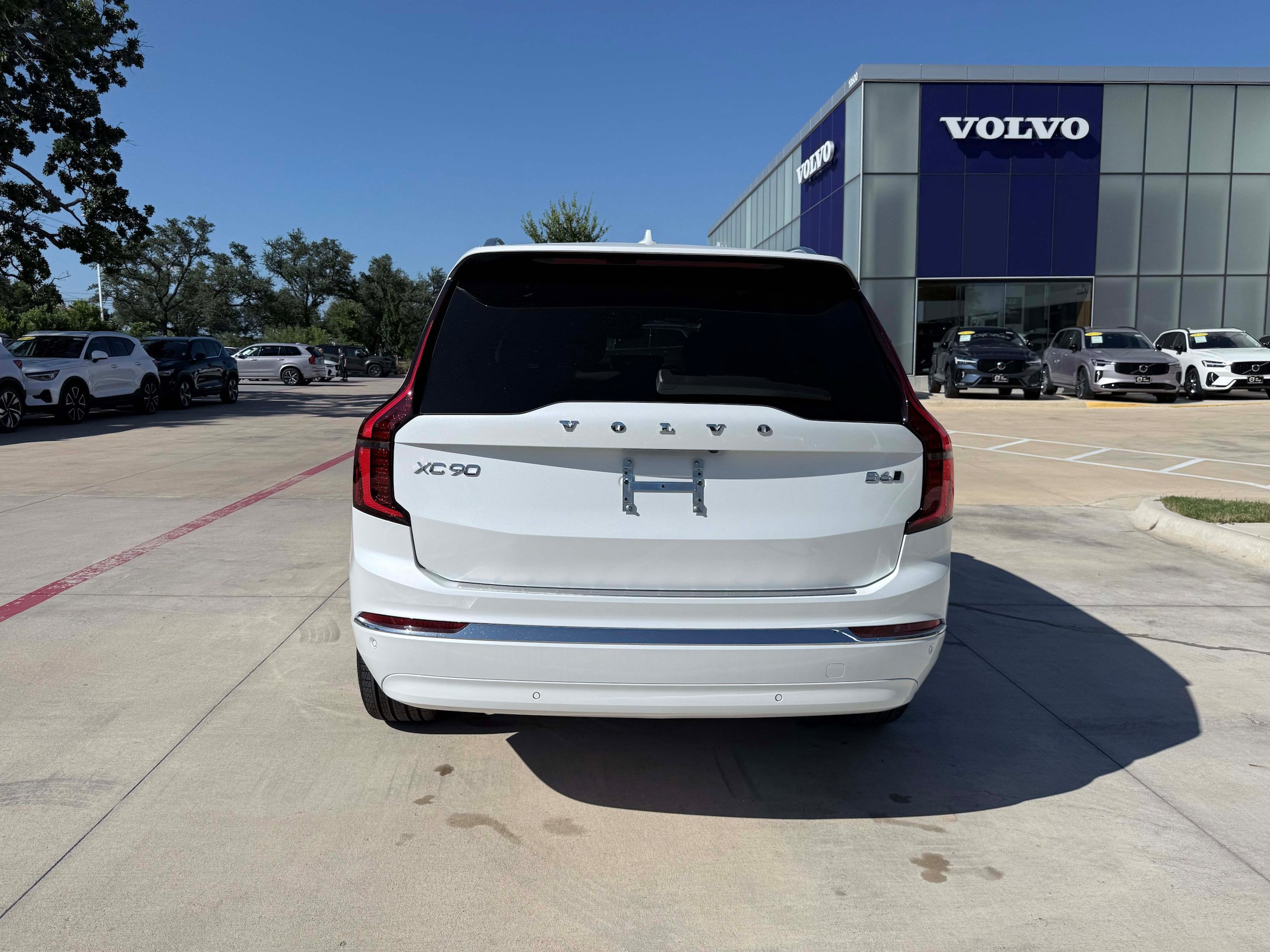 New 2026 Volvo XC90 B6 Plus w/ Protection Package Premier AWD/4WD image 5