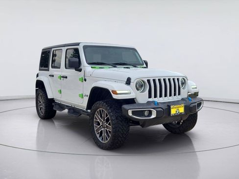 Used 2023 Jeep Wrangler Unlimited Sahara w/ Cold Weather Group AWD/4WD image 7