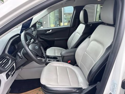 Certified 2023 Ford Escape Platinum AWD/4WD image 17