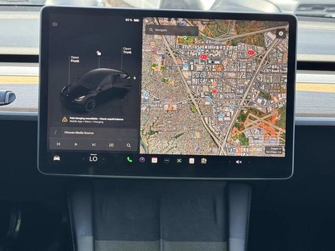 Used 2022 Tesla Model Y Long Range AWD/4WD image 25