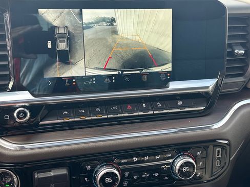 Used 2024 GMC Sierra 1500 SLT w/ SLT Premium Plus Package image 31