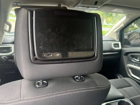 Used 2019 Nissan Titan SV w/ SV Convenience Package AWD/4WD image 23