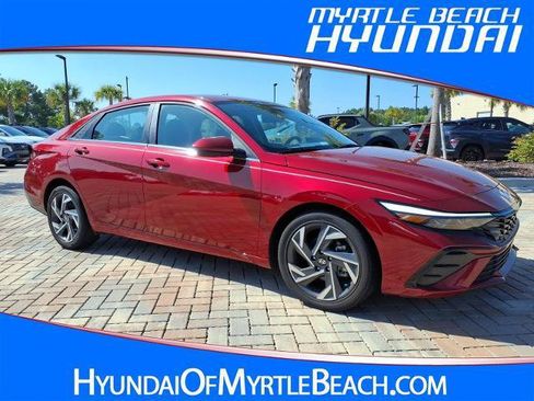 Certified 2025 Hyundai Elantra SEL FWD image 1