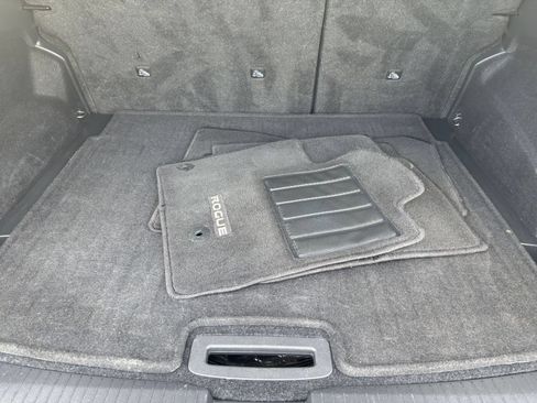 Used 2025 Nissan Rogue SV FWD image 33