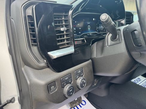 Used 2022 Chevrolet Silverado 1500 LT image 14