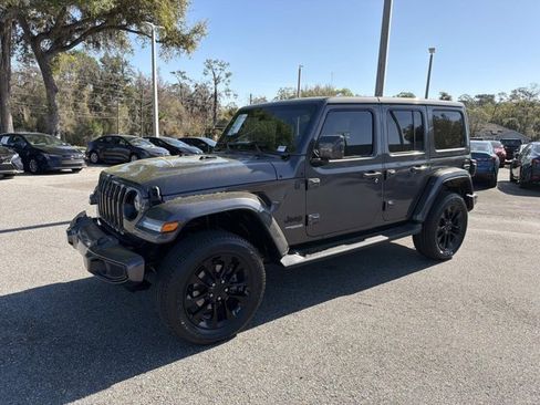 Used 2021 Jeep Wrangler Unlimited Sahara image 5