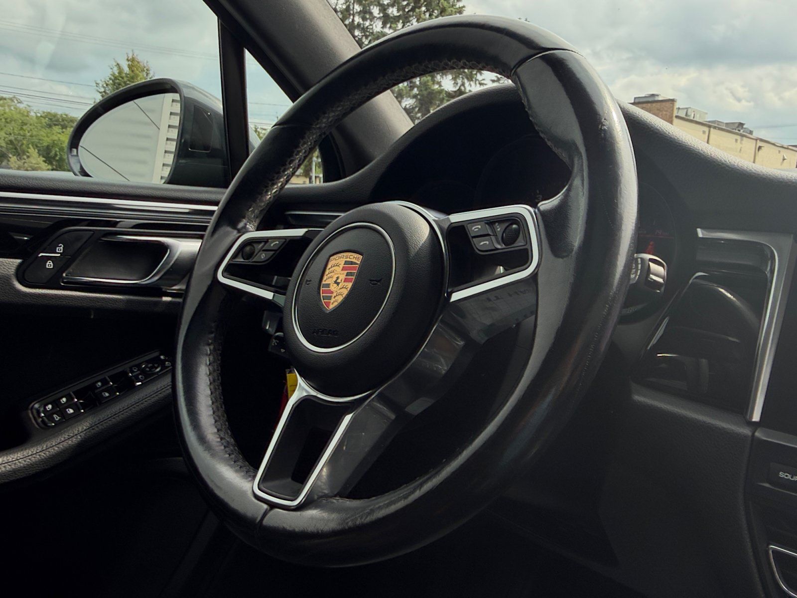Used 2020 Porsche Macan AWD/4WD image 20