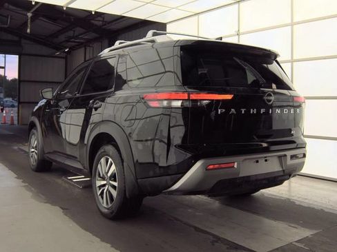 Certified 2025 Nissan Pathfinder SL w/ Cargo Package FWD image 8