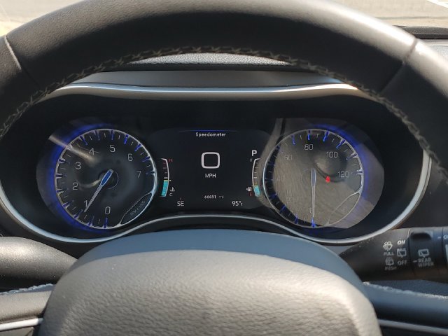 Certified 2024 Chrysler Pacifica Touring-L AWD/4WD image 27
