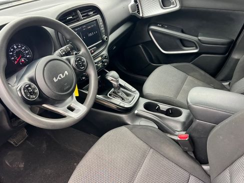 Used 2022 Kia Soul LX w/ Technology Package image 12