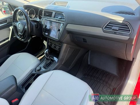 Used 2018 Volkswagen Tiguan SE w/ Panoramic Sunroof Package AWD/4WD image 12