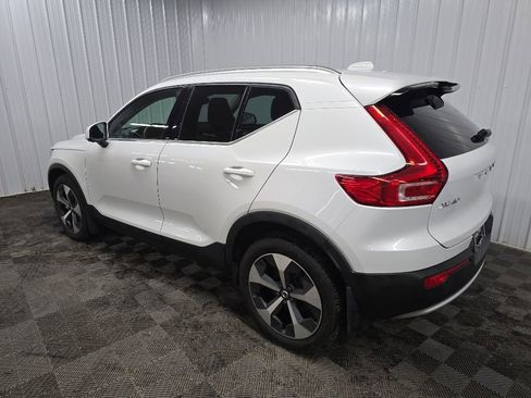 Used 2023 Volvo XC40 B5 Plus w/ Protection Package Premier AWD/4WD image 9