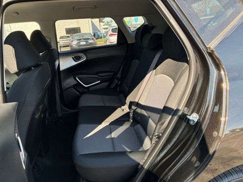 Used 2025 Kia Soul LX w/ LX Technology Package image 23