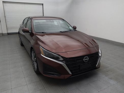 Used 2023 Nissan Altima 2.5 SL FWD image 14