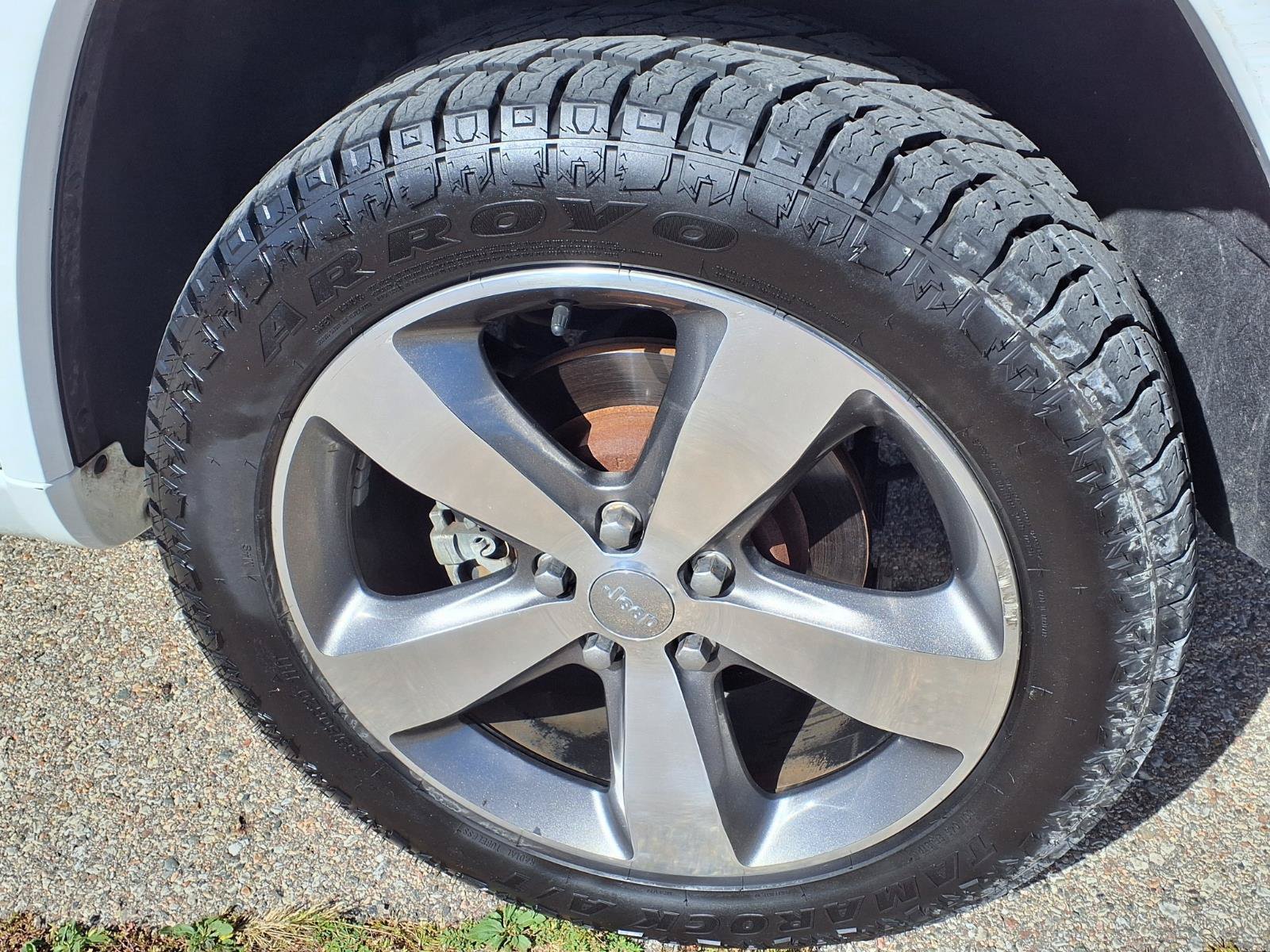 Used 2015 Jeep Grand Cherokee Overland RWD image 9