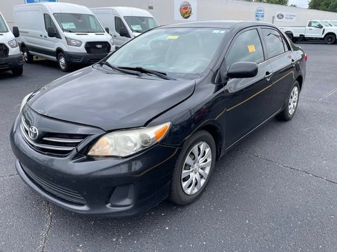 Used 2013 Toyota Corolla LE FWD image 1