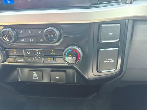 Used 2023 Ford F250 XLT w/ Black Appearance Package AWD/4WD image 35