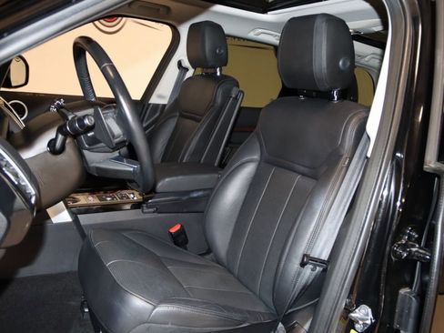 Used 2018 Land Rover Discovery HSE image 34