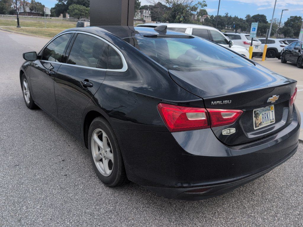 Used 2018 Chevrolet Malibu LS w/ LPO, Convenience Package 2 FWD image 10