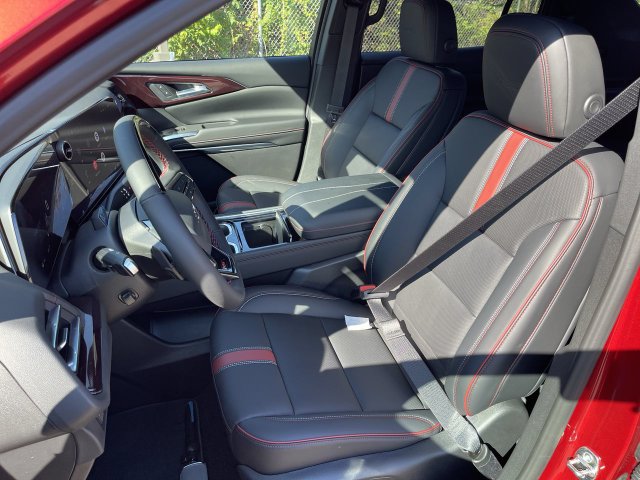 New 2027 Chevrolet Traverse RS w/ LPO, Floor Liner Package AWD/4WD image 11