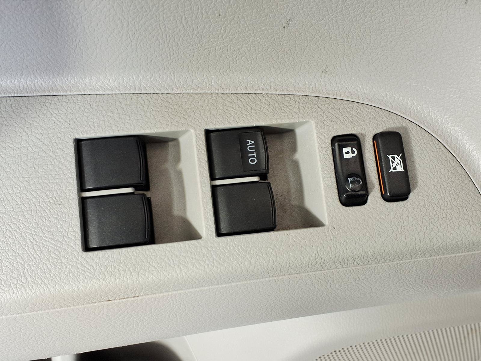 Used 2010 Toyota Highlander 2WD w/ Convenience Pkg image 13