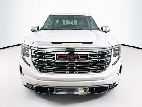 Used 2024 GMC Sierra 1500 Denali image 2