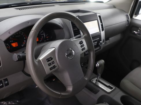 Used 2019 Nissan Frontier SV image 19