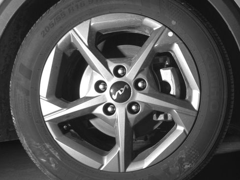 Used 2025 Kia K4 LXS image 13