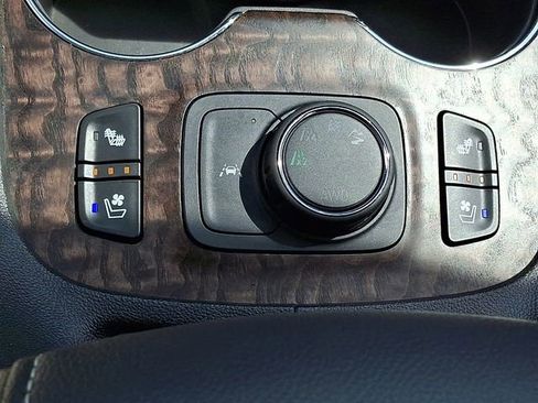 Certified 2023 GMC Acadia Denali w/ Denali Technology Package AWD/4WD image 25
