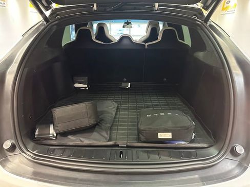 Used 2019 Tesla Model X Long Range image 12