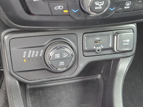 Certified 2019 Jeep Renegade Trailhawk image 14