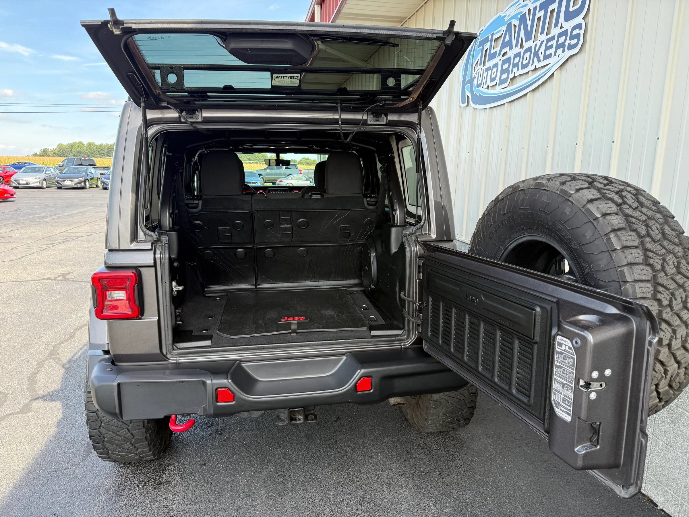 Used 2020 Jeep Wrangler Unlimited Rubicon w/ Dual Top Group AWD/4WD image 6