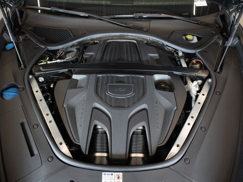 Certified 2023 Porsche Panamera 4 AWD/4WD image 32
