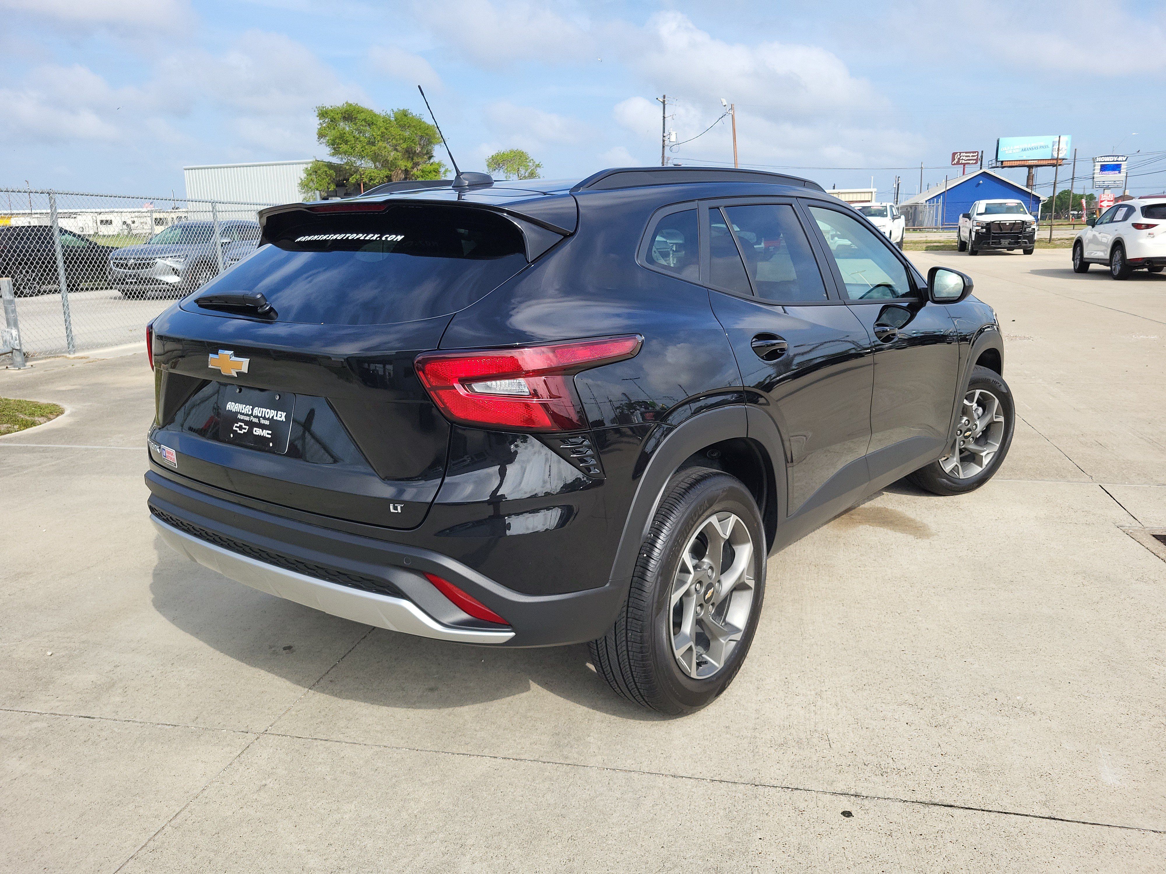 Used 2026 Chevrolet Trax LT w/ Driver Confidence Package FWD image 5