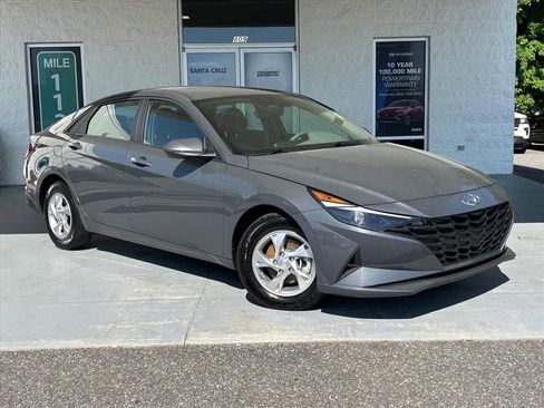 Used 2023 Hyundai Elantra SE w/ Preferred Accessory Package FWD image 1