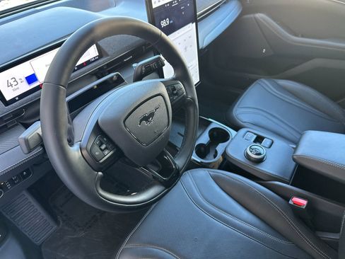 Used 2023 Ford Mustang Mach-E Premium image 10