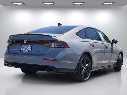 Used 2024 Honda Accord Sport image 4