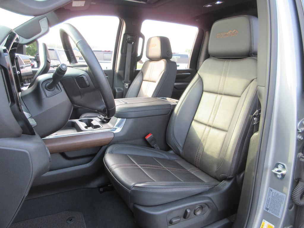 Certified 2024 Chevrolet Silverado 2500 High Country w/ High Country Premium Package AWD/4WD image 24
