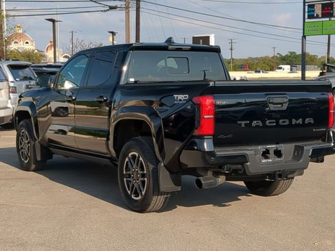 Used 2025 Toyota Tacoma TRD Sport w/ TRD Sport Upgrade Package AWD/4WD image 5