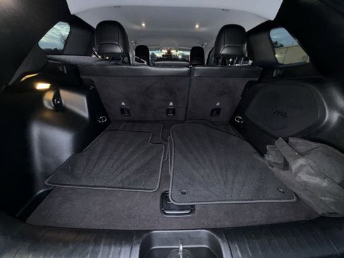 Used 2020 Jeep Cherokee Limited image 24