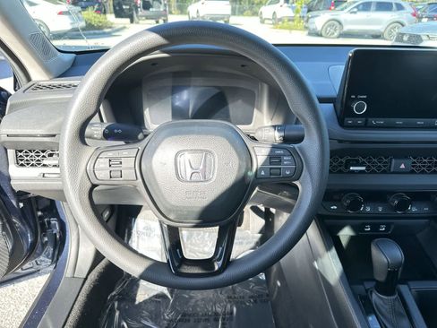 Used 2025 Honda Accord SE image 18