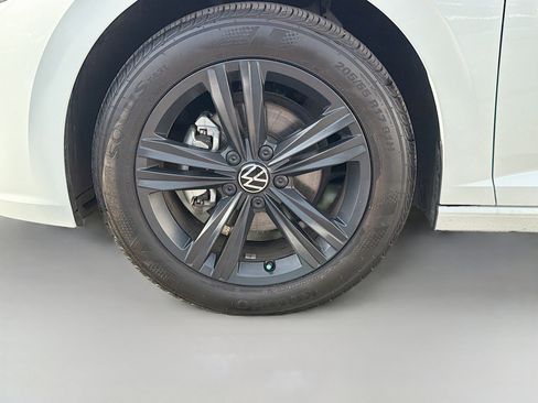 Used 2024 Volkswagen Jetta SE w/ Panoramic Sunroof Package FWD image 39
