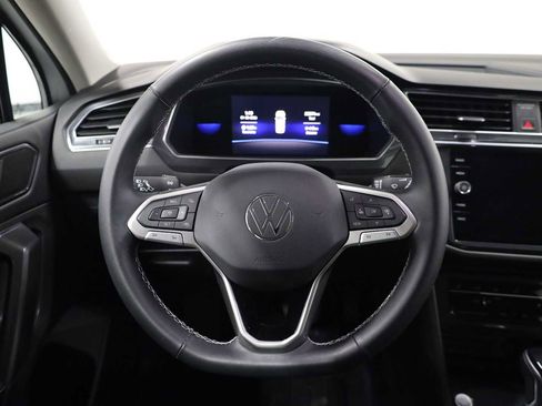 Used 2022 Volkswagen Tiguan SE image 22