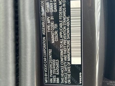 Certified 2025 Volvo XC60 B5 Plus image 25