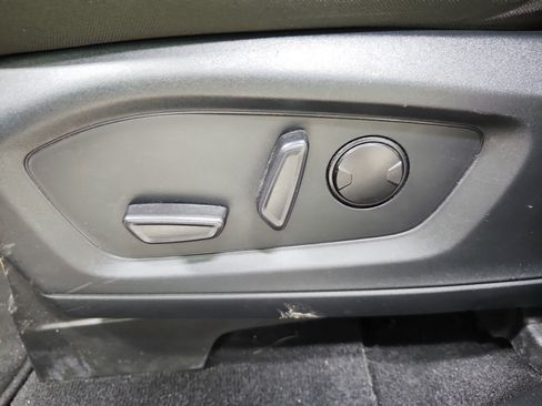 Used 2021 Ford Explorer XLT RWD image 13