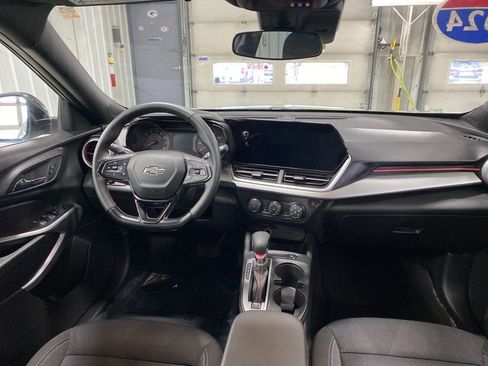 Used 2024 Chevrolet Trax RS w/ Driver Confidence Package FWD image 3