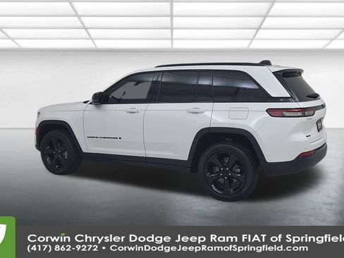 Certified 2023 Jeep Grand Cherokee Limited w/ Black Appearance Package image 10