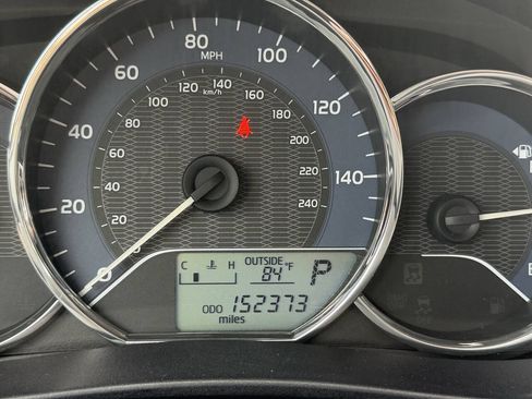Used 2015 Toyota Corolla LE FWD image 23