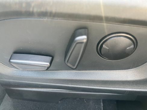 Used 2022 Ford Explorer Limited RWD image 19